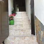Tomor Shehu بيت ضيافة بيرات