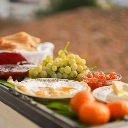 Tomor Shehu Guest house *