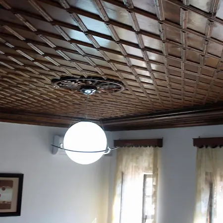 Tomor Shehu Casa de hóspedes