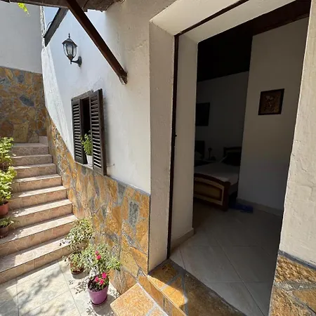 Tomor Shehu Guest house