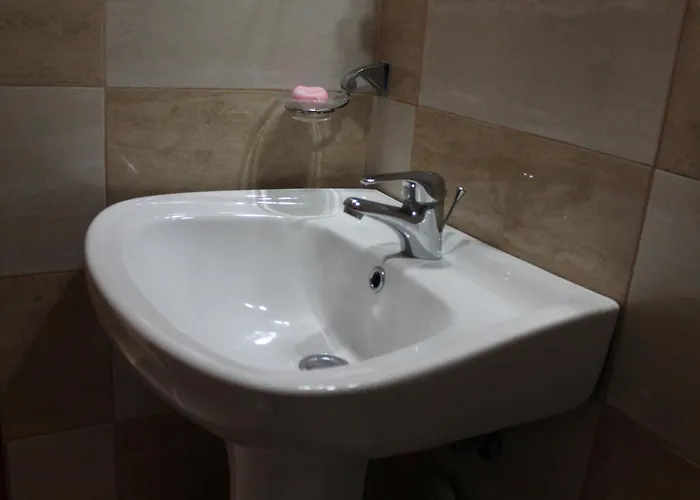 Tomor Shehu Guest house *