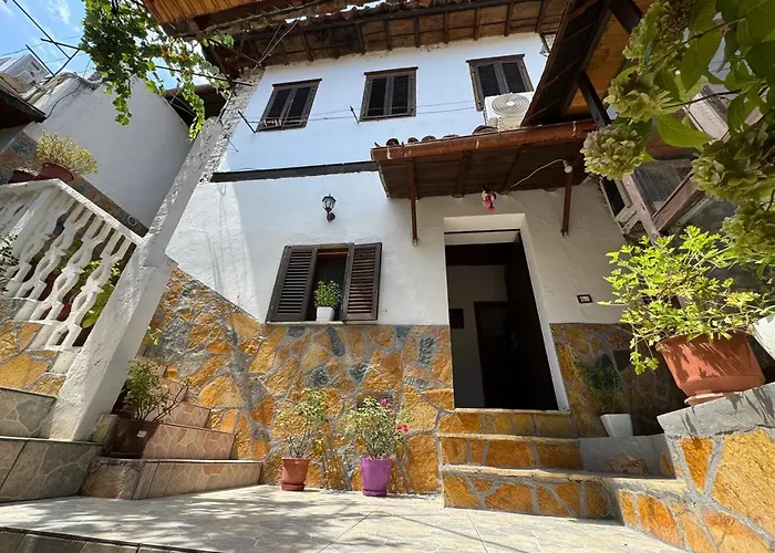 Guest house Tomor Shehu